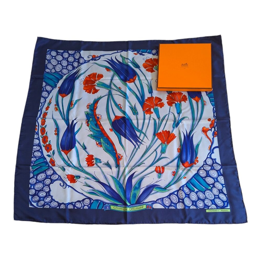 HERMES Ottomane Ceramique Blue Red 90 cm Silk Square Scarf w/ Box RARE